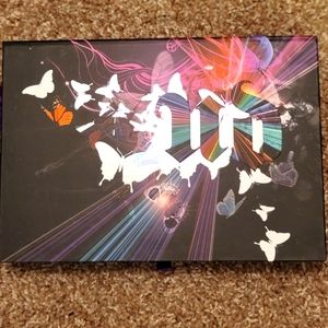 Urban Decay Book of Shadows Vol IV *Almost Brand New*